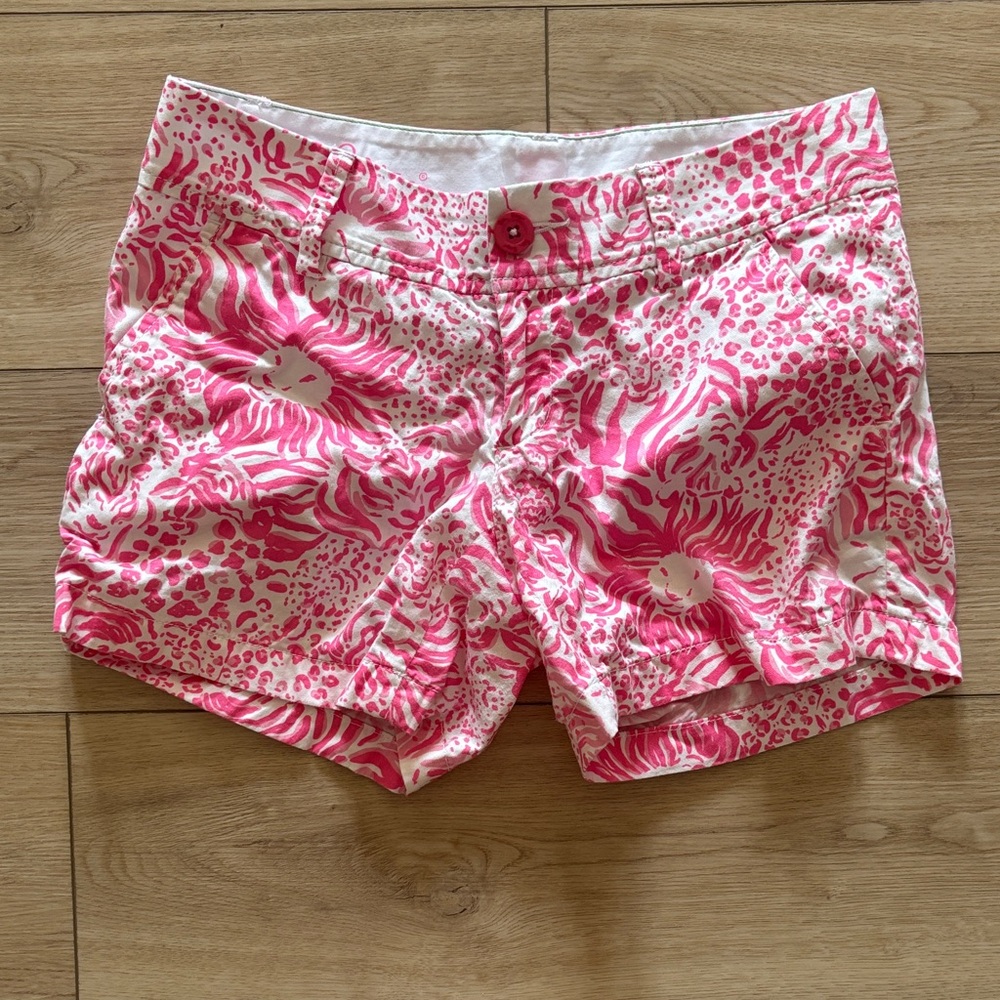 Lilly Pulitzer Pink and White Patterned Women's Shorts - size 0